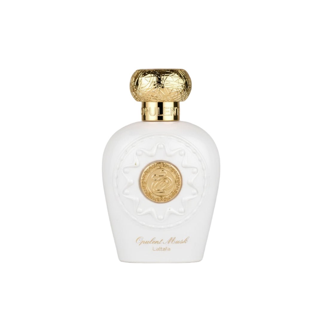 Opulent Musk Lattafa perfume putih botol penutup emas dekat depan sudut minimalis