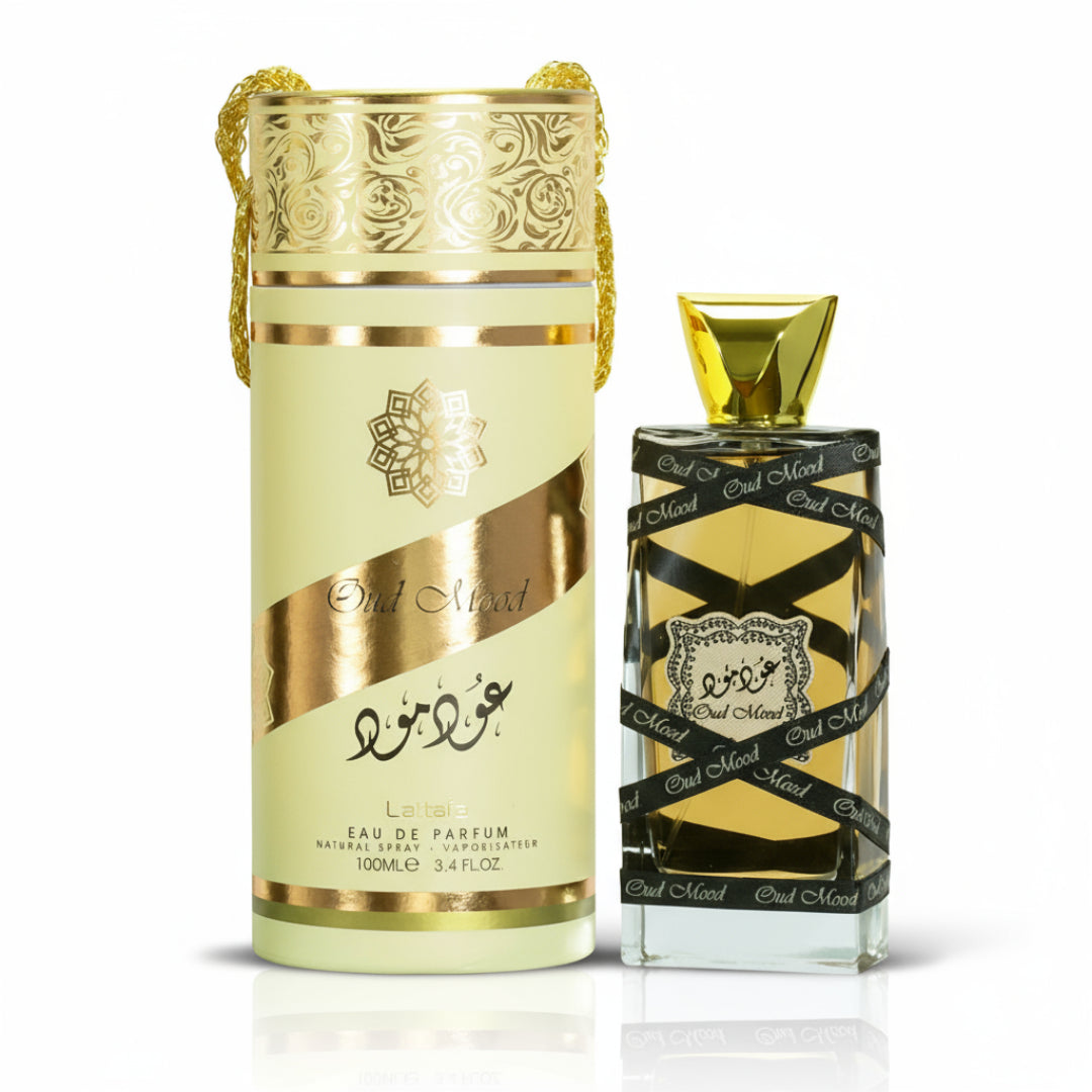 Oud Mood Lattafa unisex edp botol latar belakang putih dekat sudut sisi
