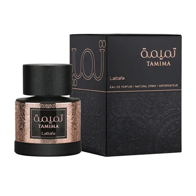 Lattafa Tamima 100ml Eau de Parfum — A black perfume bottle with a wooden cap and a rose gold label sits next to its matching black textured box with rose gold Arabic calligraphy and text. | Lattafa Tamima 100ml Eau de Parfum — Botol minyak wangi hitam dengan penutup kayu dan label emas mawar duduk bersebelahan dengan